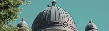 Dôme du Collège Dawson à Montréal, institution d’enseignement supérieur québécoise associée à une controverse sur la liberté académique impliquant une ingérence politique de la ministre Pascale Déry.