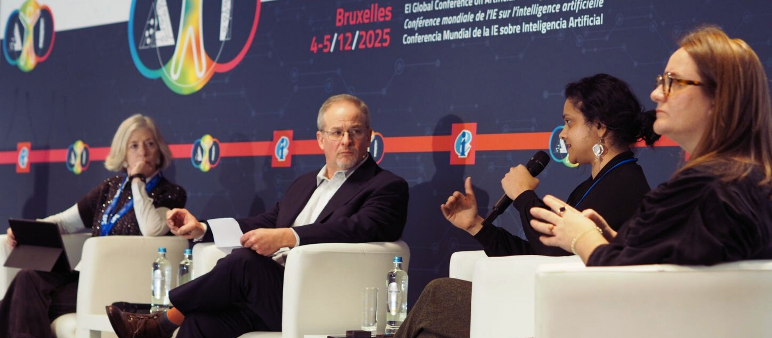 Table ronde lors de la conférence mondiale sur l’intelligence artificielle en éducation à Bruxelles