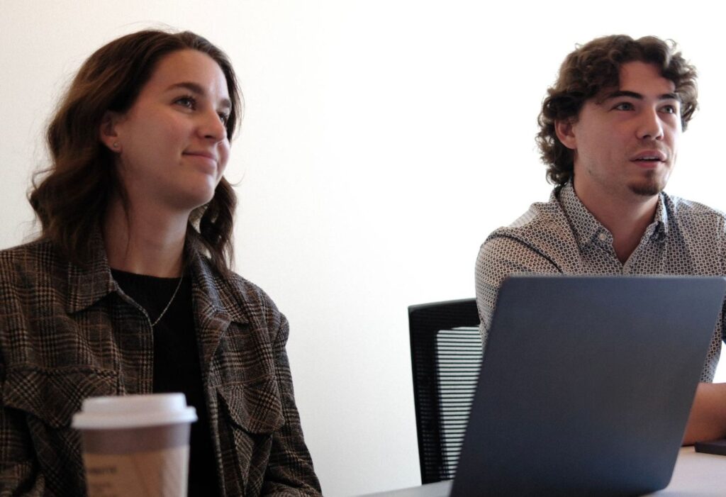 Loïc Goyette et Sabrina Demers de l’UEQ lors d’une rencontre avec la FQPPU